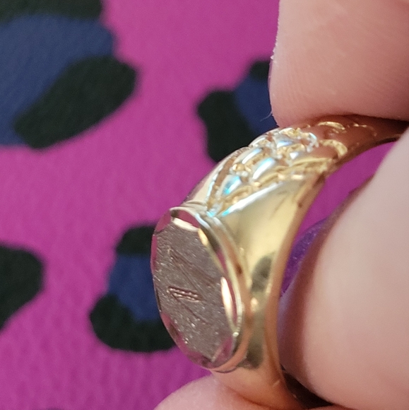 Signet mens initial "M" 10 kt. gold nugget ring - Picture 11 of 17
